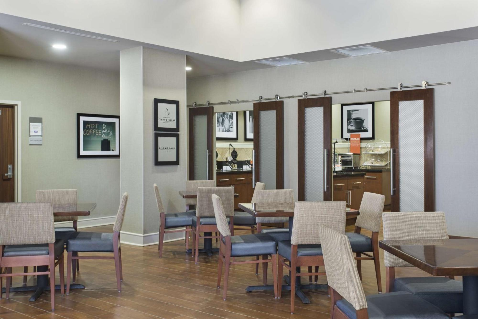 Hampton Inn & Suites Little Rock-Downtown Экстерьер фото